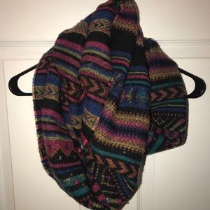 🌻Multi-colored Tribal Print Scarf🌻